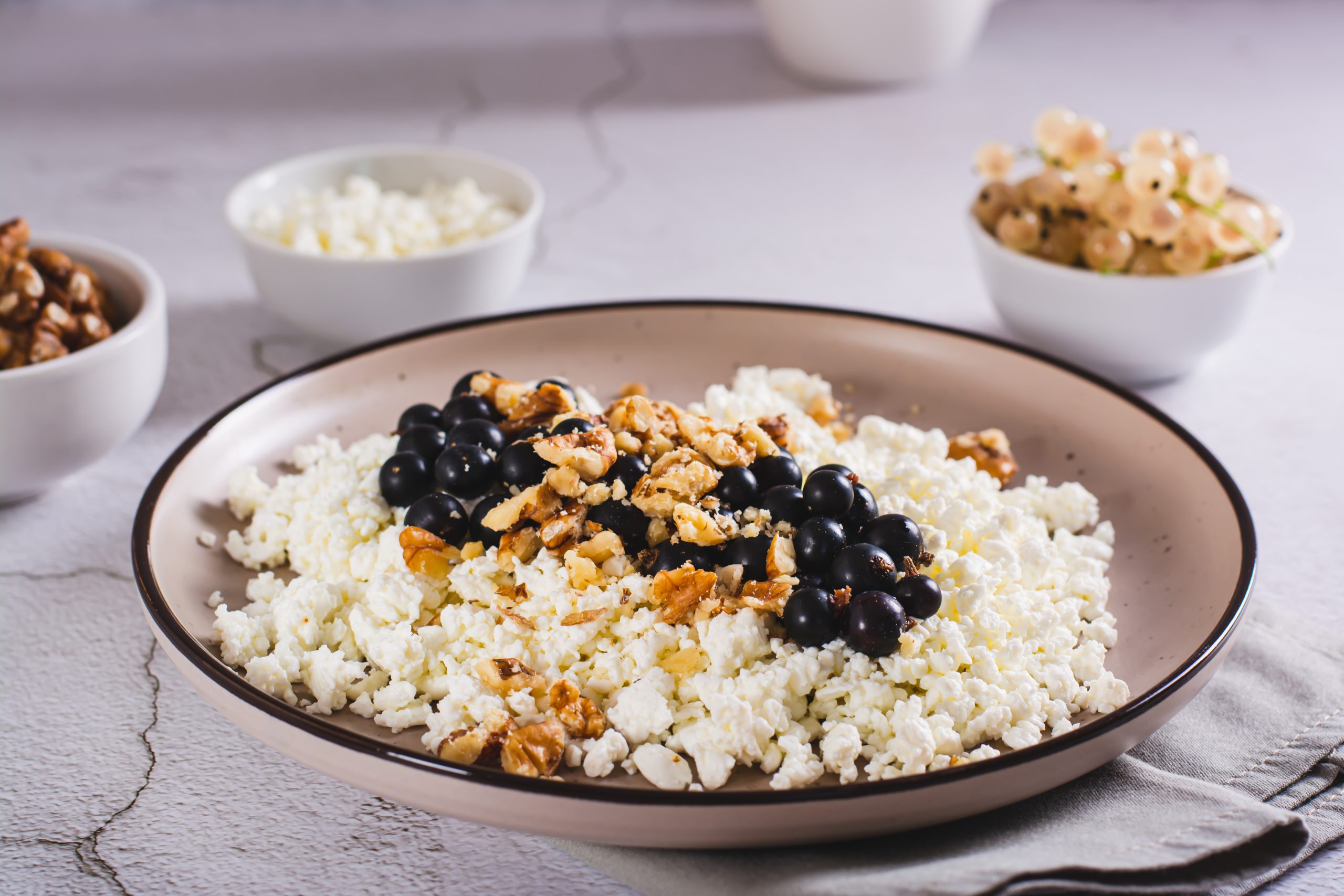 cottage cheese with walnuts